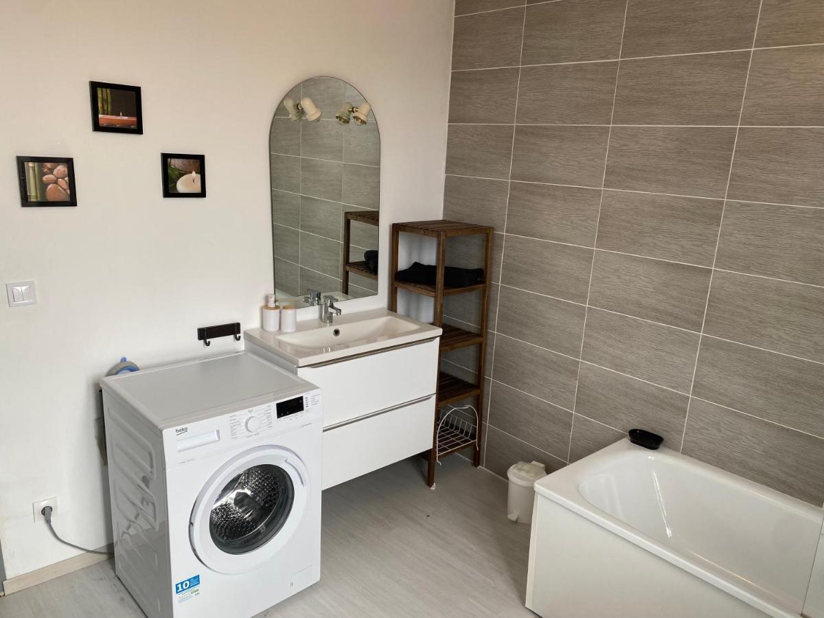 Joli Appartement Avec Parking Gratuit Sur Place Живе Екстер'єр фото