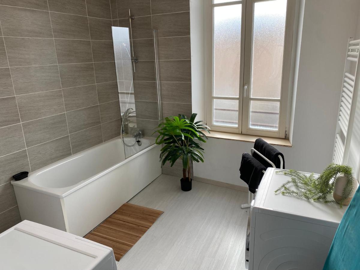 Joli Appartement Avec Parking Gratuit Sur Place Живе Екстер'єр фото