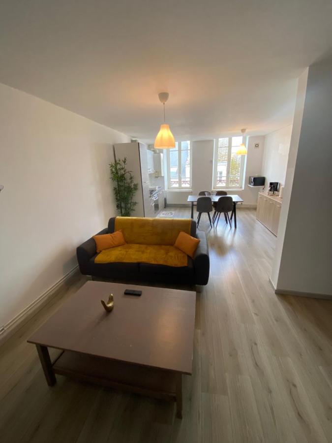 Joli Appartement Avec Parking Gratuit Sur Place Живе Екстер'єр фото